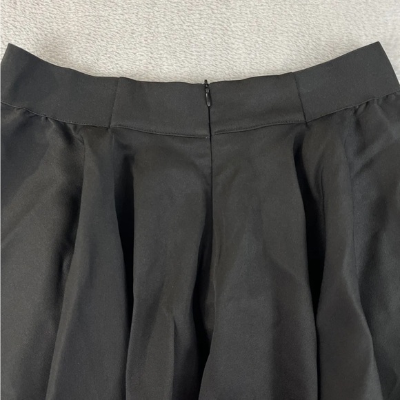 Kisidoo Women's black full zip short skirt size medium - Picture 6 of 6